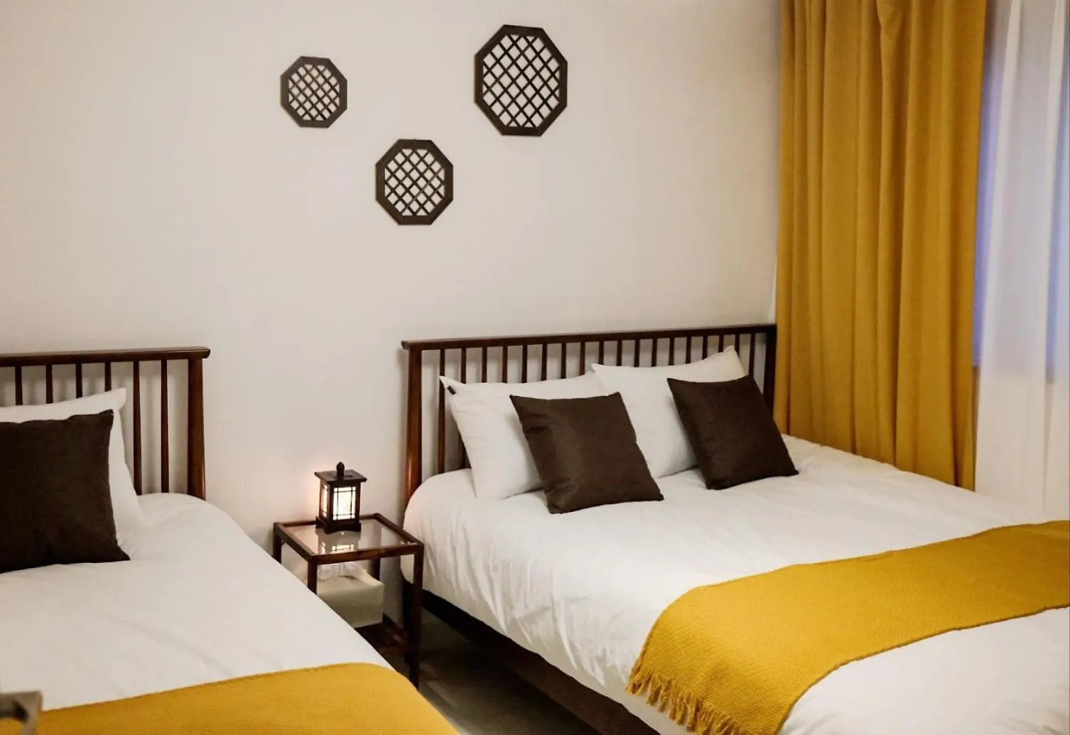 #Hongdae Beds 4 Sinsu Stay location